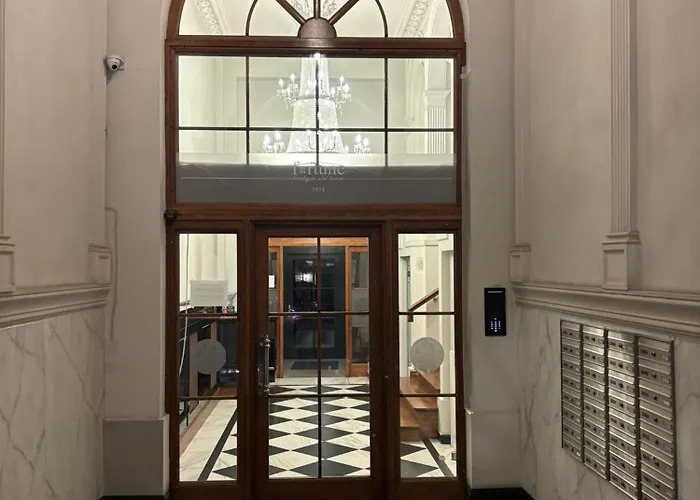 The Eleven Apartament